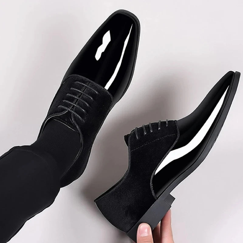 Men's lace-up oxford shoes with contrast toe