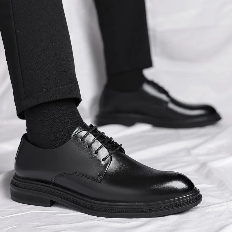 Men's formal dress shoes in black leather with chunky sole