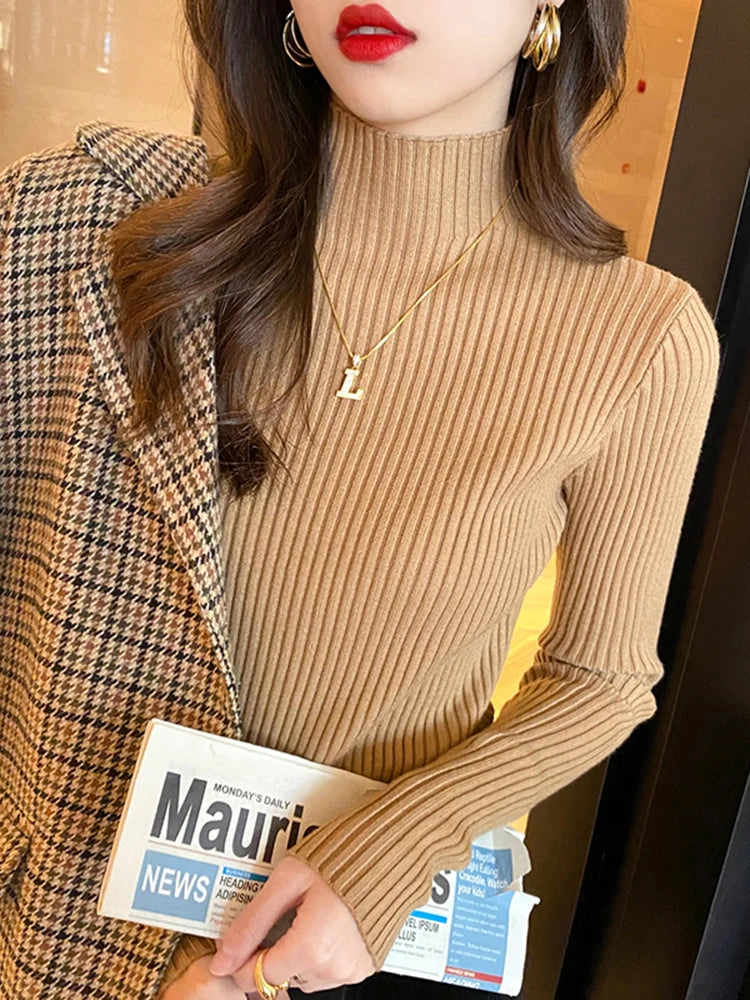 Elegant turtleneck sweater for women