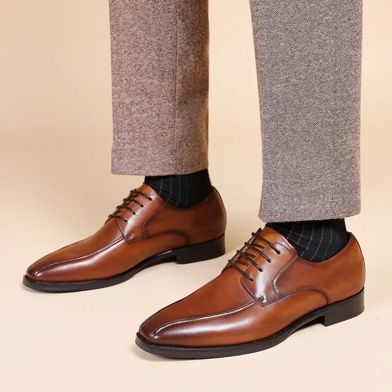 Men's pointed leather dress shoes