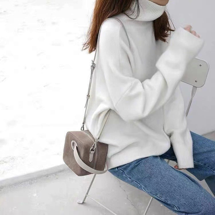 Women's loose knitted turtleneck sweater