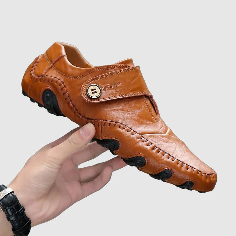 Men’s casual leather shoes with stitched design