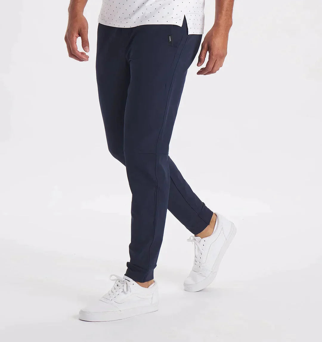 Tapered fit jogger pants for men