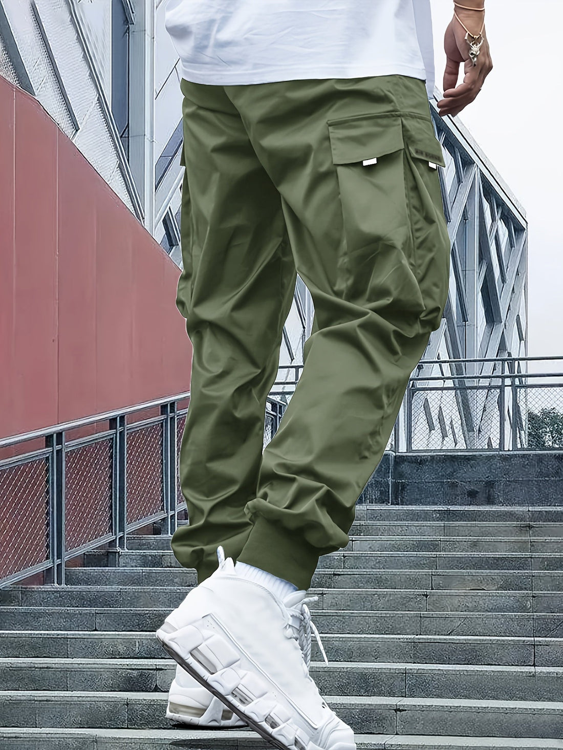 Men's streetwear cargo jogger pants for edgy urban style