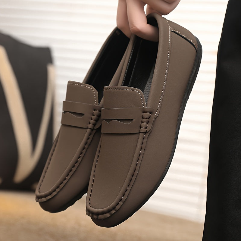 Men's slip-on loafers with penny straps