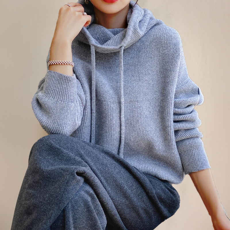 Women's knitted hoodie for cozy casuals