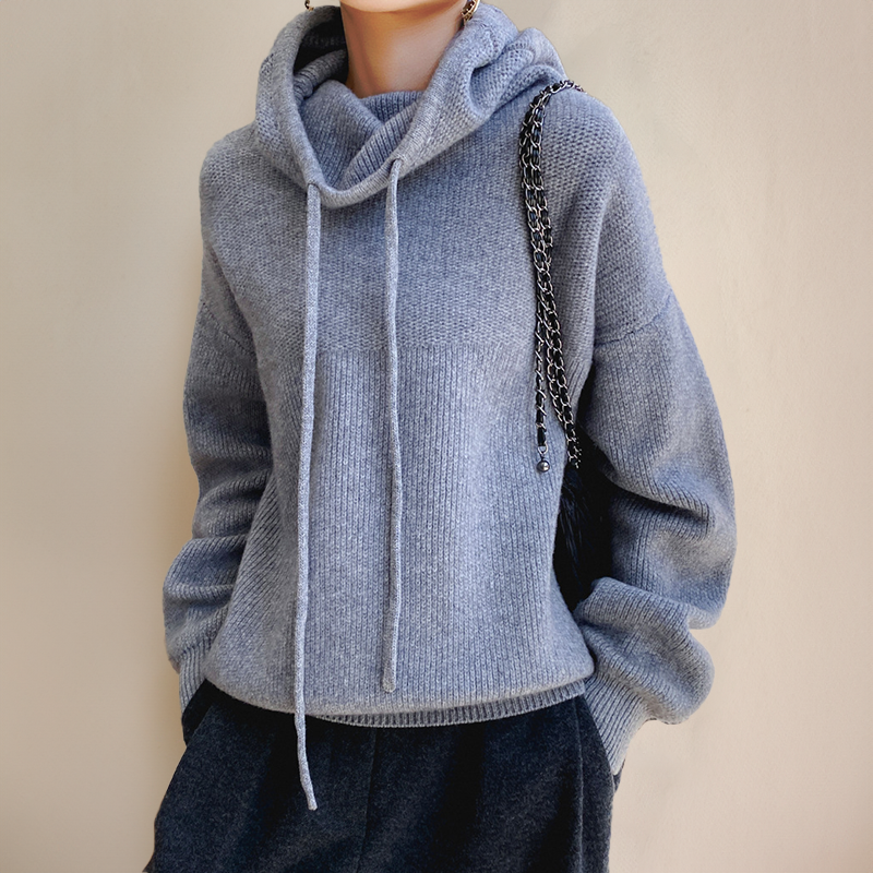 Women's knitted hoodie for cozy casuals