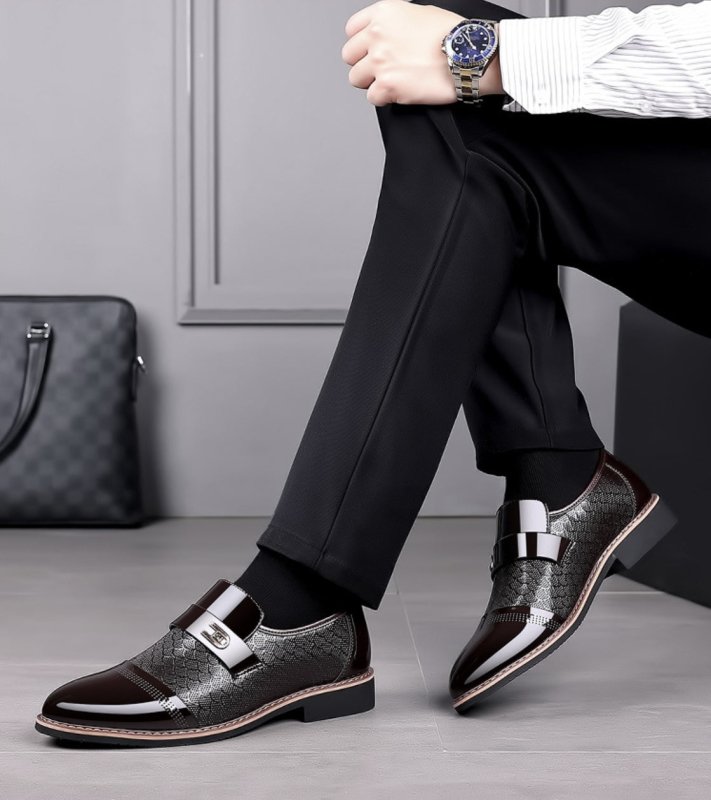 Men's business casual loafers with stylish carved design