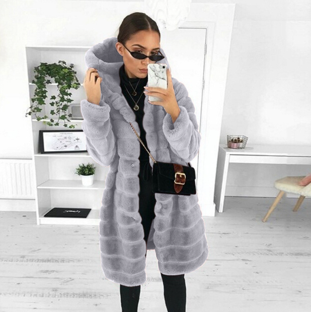 Elegant women's coat with thickened hood and long sleeves