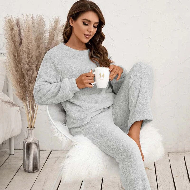 Women’s Two-Piece Loungewear Set – Soft Fleece – Relaxed Fit – Long Sleeve Top & Full-Length Pants