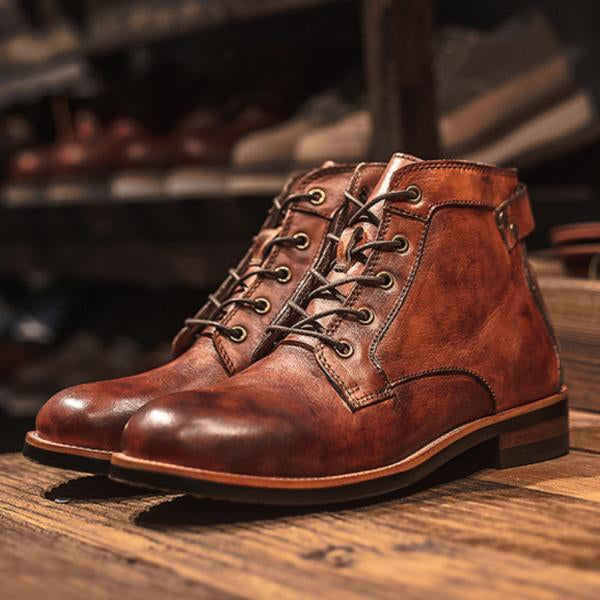 Stylish lace-up boots with round toe for men