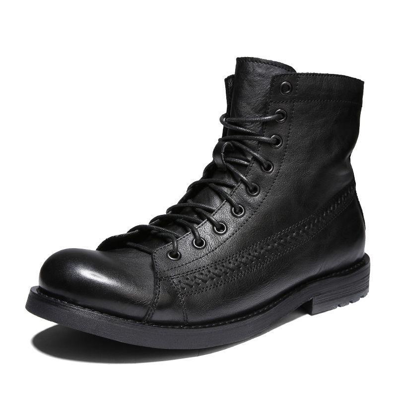 Men's vintage-inspired ankle boots with metal eyelets