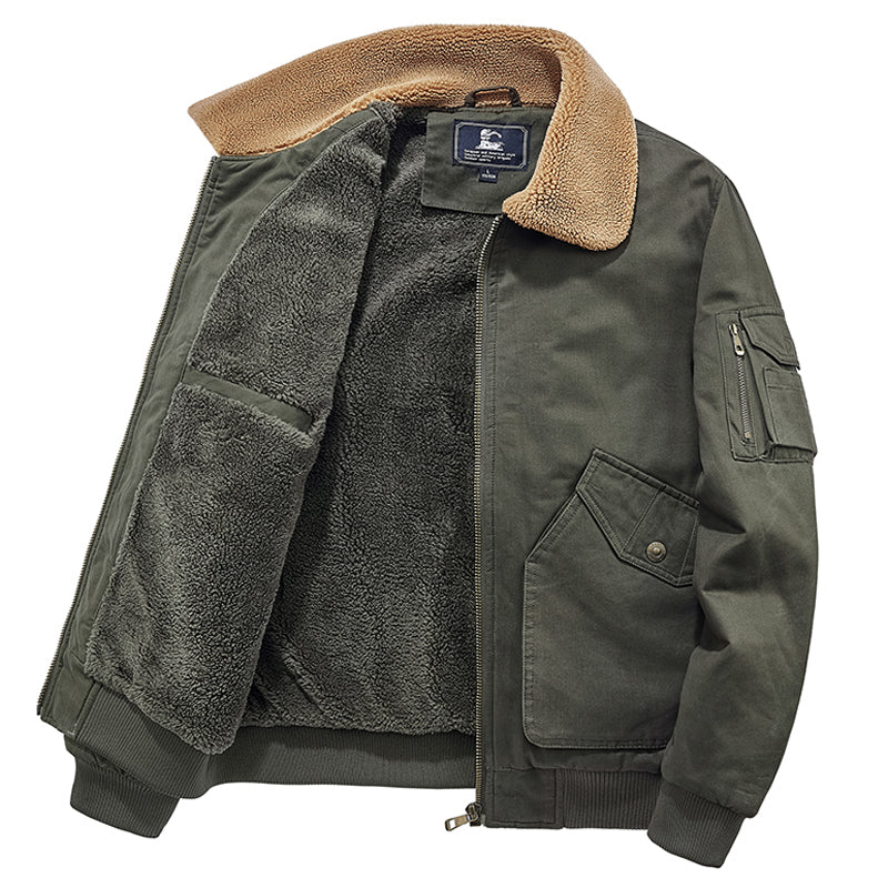 Men's warm military style jacket with flap pockets